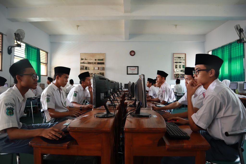 Laboratorium komputer (MULTIMEDIA)